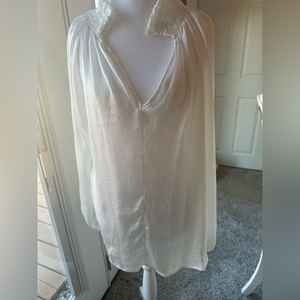 BUCKET LIST Elegant Blouse size Large - Picture 1 of 10